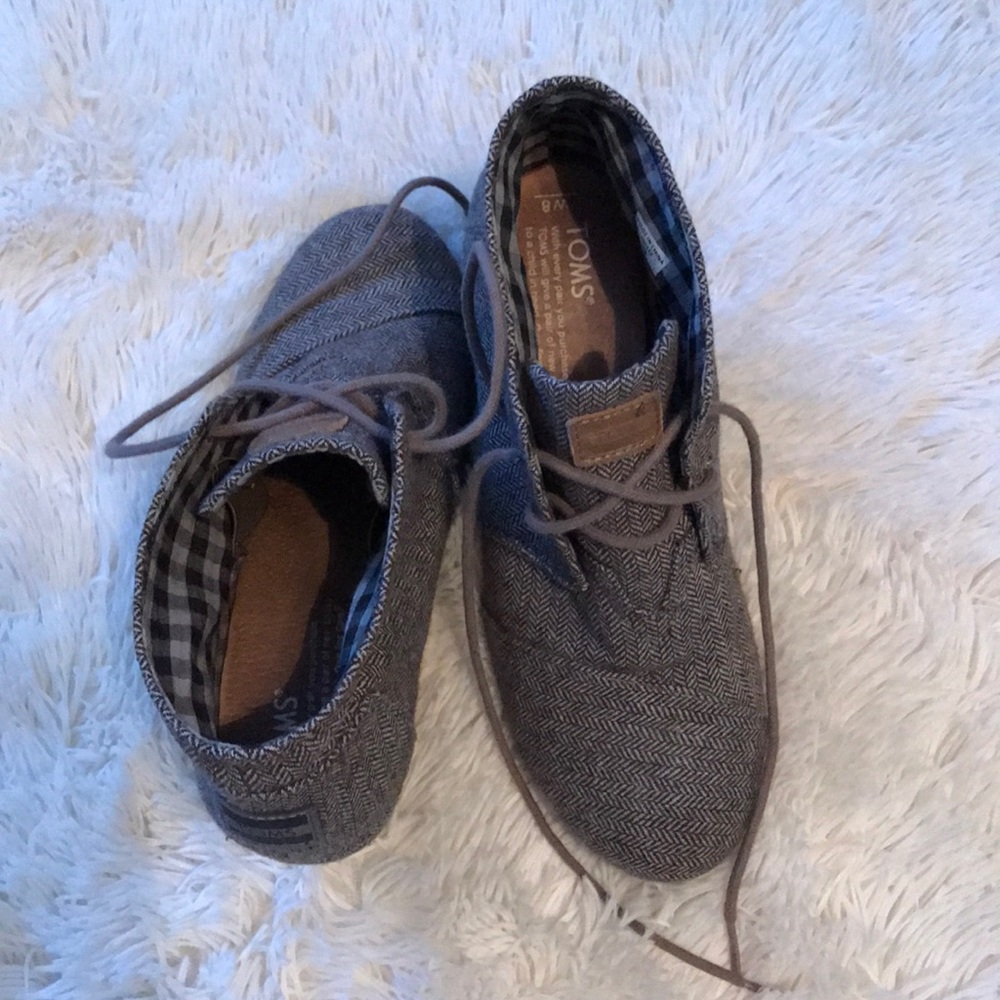 Tom’s herringbone wedges